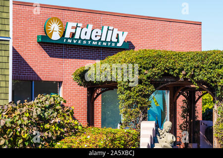 Oct 22, 2019 Sunnyvale / CA / STATI UNITI D'AMERICA - Fidelity Investments ramo nella parte sud di San Francisco Bay Area; Fidelity Investments Inc. è un Americano multinationa Foto Stock