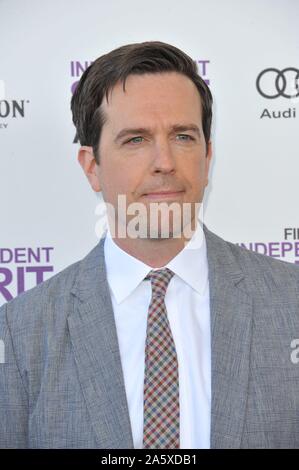 SANTA MONICA, CA. Febbraio 25, 2012: Ed Helms al film del 2012 lo spirito indipendente Awards per la spiaggia di Santa Monica, CA. © 2012 Paul Smith / Featureflash Foto Stock