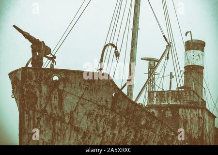 Il Petrel, una vecchia nave baleniera all'abbandono della stazione baleniera Grytviken, Georgia del Sud Georgia e Isole Sandwich del Sud Foto Stock