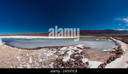 Baltinache lagune nascosti i laghi di sale con i turisti Foto Stock