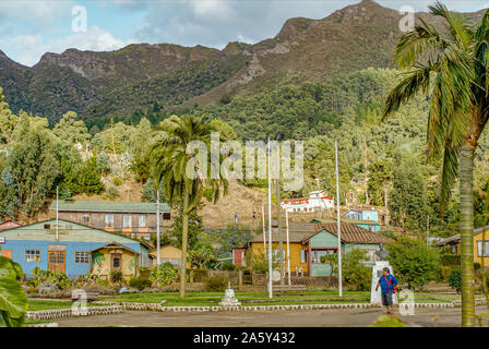 Villaggio San Juan Bautista a Cumberland Bay sull'isola Robinson Crusoe, (Juan Fernandez), Cile, Sud America Foto Stock