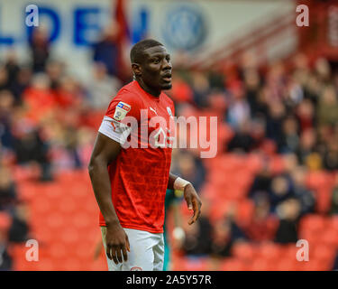 Il 19 ottobre 2019, Oakwell, Barnsley, Inghilterra; Sky scommessa campionato, Barnsley v Swansea City : Bambo Diaby (5) di Barnsley durante il gioco Credito: Mark Cosgrove/news immagini Foto Stock