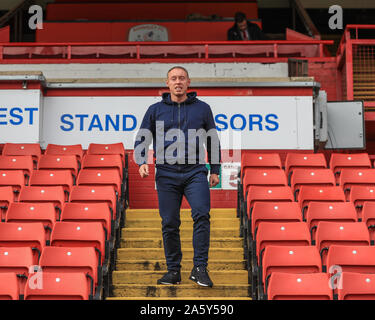 Il 19 ottobre 2019, Oakwell, Barnsley, Inghilterra; Sky scommessa campionato, Barnsley v Swansea City : Steve Cooper manager di Swansea City arriva a Oakwell Credito: Mark Cosgrove/news immagini Foto Stock