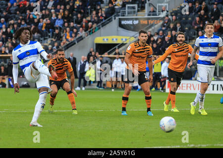 Il 19 ottobre 2019, KC Stadium di Kingston upon Hull, Inghilterra; Sky scommessa campionato, Hull City v Queens Park Rangers : Eberechi Eze (10) dei punteggi QPR la sanzione di credito: David ciccioli/news immagini Foto Stock