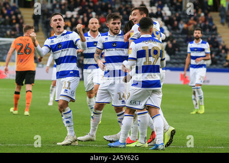 Il 19 ottobre 2019, KC Stadium di Kingston upon Hull, Inghilterra; Sky scommessa campionato, Hull City v Queens Park Rangers : Eberechi Eze (10) di QPR celebra il suo obiettivo Credito: David ciccioli/news immagini Foto Stock