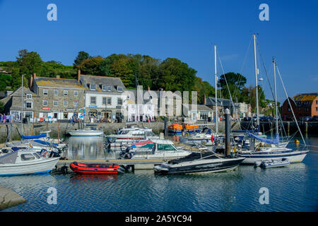 Barche nel porto di Padstow Padstow Plymouth Cornwall Inghilterra Foto Stock