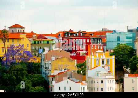 Colorati edifici della città - Lisbona - Portogallo Foto Stock