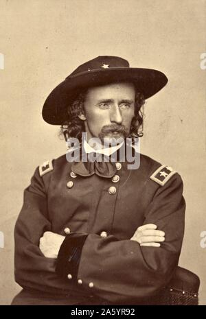 Stampa fotografica di George Armstrong Custer (1839-1876) United States Army officer e comandante di cavalleria nella Guerra Civile americana e l'Americano Guerre indiane. Datato 1872 Foto Stock