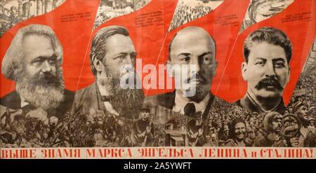 Marx, Engels, Lenin e Stalin bandiera più alta! ' Soviet russo, comunista, poster di propaganda1933, litografia su carta Foto Stock