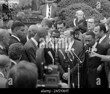 Fotografia di diritti civili leader riuniti con il Presidente John F. Kennedy (1917-1963), uomo politico americano. Datata 1963 Foto Stock