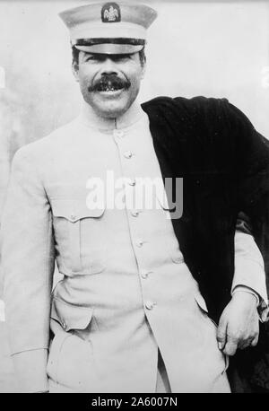 Ritratto fotografico di Pancho Villa (1878-1923) rivoluzionario messicano generale e uno dei più eminenti figure della rivoluzione messicana. Datata 1908 Foto Stock