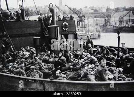 La seconda guerra mondiale: le truppe britanniche di evacuare dalla Francia come l'esercito tedesco invade 1940; Dunkerque; Francia Foto Stock