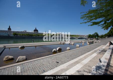 Francia, Rhône, Lione, Quai Victor Augagneur, sponde del fiume Rodano, Foto Stock