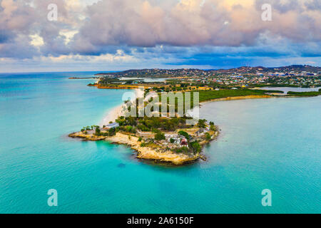 Vista aerea da fuco di Fort James circondata dal Mar dei Caraibi, St. John's, Antigua, Isole Sottovento, West Indies, dei Caraibi e America centrale Foto Stock