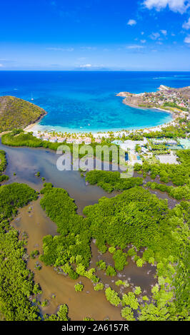 Panoramica aerea da fuco di Carlisle Bay Beach, Antigua, Isole Sottovento, West Indies, dei Caraibi e America centrale Foto Stock