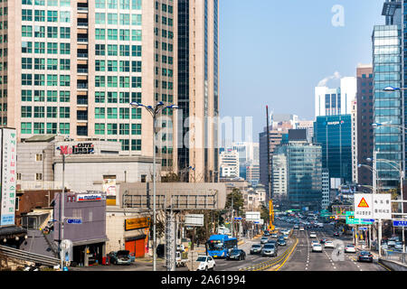 Seul cityscapes, skyline, elevato aumento edifici per uffici e grattacieli in a Myeongdong della città di Seoul di mattina, vista dal Monte Namsan nella SOU Foto Stock