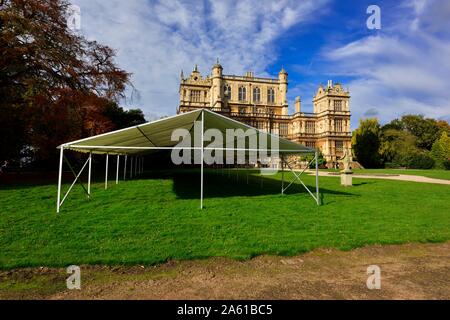 Marquee esterno telaio tenda,Wollaton Hall,Nottingham, Inghilterra, Regno Unito Foto Stock