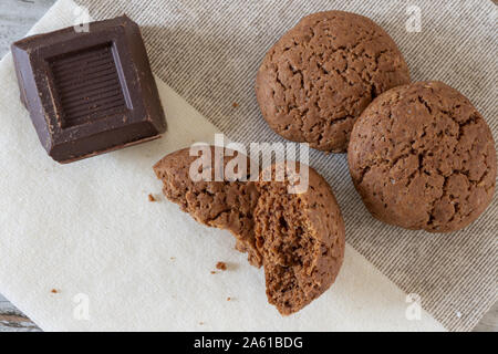 Biscotti della nonna al cioccolato fondente vista dall'alto Foto Stock