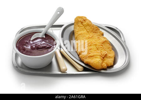 Acai e fritture di pesce gatto, cibo brasiliano dal bacino amazzonico Foto Stock