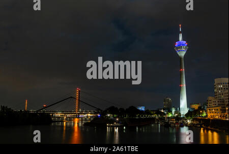 Nightshoot del Media Harbour Duesseldorf Foto Stock