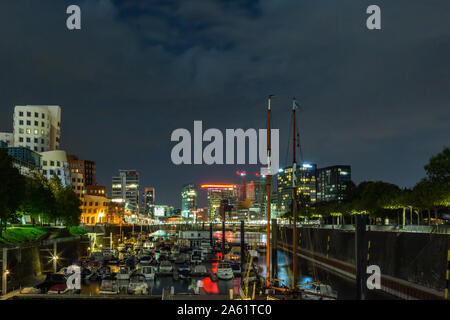 Nightshoot del Media Harbour Duesseldorf Foto Stock