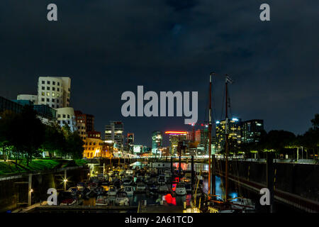 Nightshoot del Media Harbour Duesseldorf Foto Stock