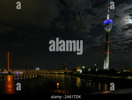 Nightshoot del Media Harbour Duesseldorf Foto Stock