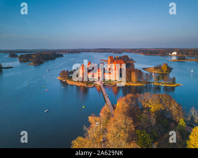 Bellissimo paesaggio drone immagine del Castello di Trakai Foto Stock