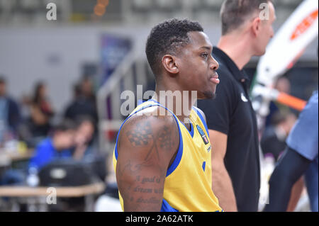 Trento, Italia. 23 Ott, 2019. moore armaniduring Dolomiti Energia Trento vs Asseco Arka Gdynia, Basket campionato EuroCup a Trento, Italia, 23 Ottobre 2019 - LPS/Giancarlo Dalla Riva Credito: Giancarlo dalla Riva/LP/ZUMA filo/Alamy Live News Foto Stock