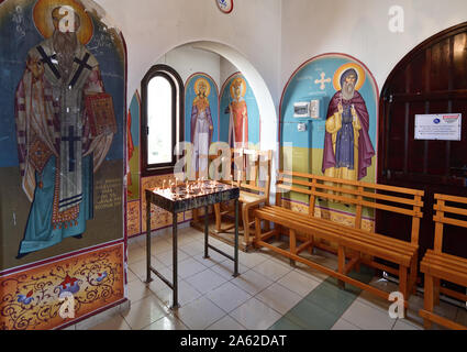 Protaras, Cipro - 6 ottobre. 2019. L'interno della chiesa di San Nicola Foto Stock