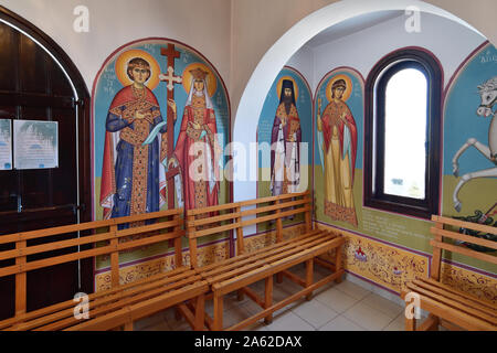Protaras, Cipro - 6 ottobre. 2019. L'interno della chiesa di San Nicola Foto Stock
