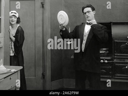 Harold Lloyd e Bebe Daniels (circa 1919) Riferimento File # 33848-847THA Foto Stock