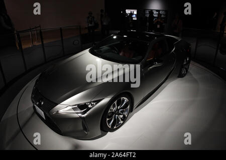 Tokyo, Giappone. 24 ott 2019. La Lexus LC500h viene visualizzato durante la 46a Tokyo Motor Show 2019 a Tokyo in Giappone il 23 ottobre 2019. Credito: Aflo Co. Ltd./Alamy Live News Foto Stock