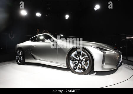 Tokyo, Giappone. 24 ott 2019. La Lexus LC500h viene visualizzato durante la 46a Tokyo Motor Show 2019 a Tokyo in Giappone il 23 ottobre 2019. Credito: Aflo Co. Ltd./Alamy Live News Foto Stock