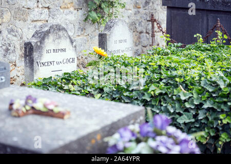 Auvers-sur-Oise: cimitero e la tomba del pittore Vincent Van Gogh Foto Stock