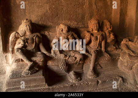 Sculture e incisioni nelle Grotte di Ellora, nel distretto di Aurangabad, Maharashtra Foto Stock