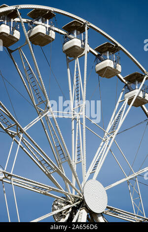 The Large Ferris Wheel Passenger Ride nel centro di Scarborough, North Yorkshire, Inghilterra, Regno Unito Foto Stock