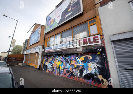 Stapleton Road a Bristol che alcune persone hanno etichettato come uno dei peggiori in Gran Bretagna compresi dal Ministro Sajid Javid che ha vissuto al di sopra di questo sh Foto Stock