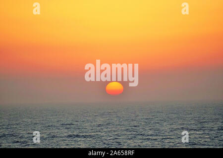 Tramonto da Velas beach, Ratnagiri, Maharashtra, India Foto Stock