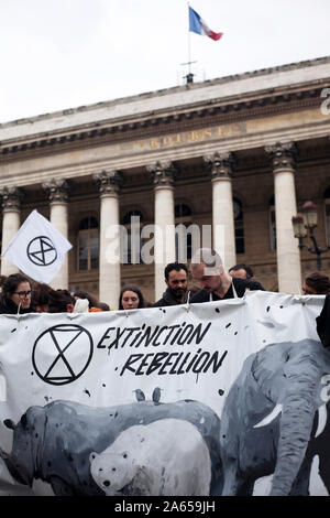 Parigi (Francia), il lancio del socio-politico di movimento 'ribellione di estinzione' che utilizza la resistenza nonviolenta per protestare contro la rottura del clima Foto Stock