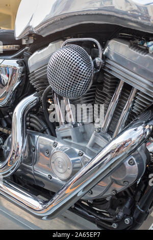 Harley Davidson Café Racer motore, estate auto classica serata, Melton Mowbray, Leicestershire, Regno Unito Foto Stock