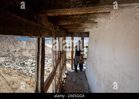 Vista dal Namgyal Tsemo Gompa, Leh Foto Stock