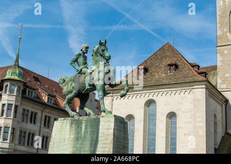 Il monumento a Hans Waldmann sull'argine del fiume Limmat, nella città di Zurigo. Hans Waldmann era sindaco della città di Zurigo e un militare svizzero piombo Foto Stock