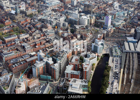 Vista aerea del centro cittadino di Leeds, West Yorkshire, Regno Unito Foto Stock