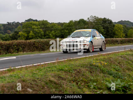 Auto 230, Driver 230, Rob Aslett, Co-Driver Ashley Aslett, Rally Galles GB nazionale, in-tra gli stadi di Newtown, Powys, Wales, Regno Unito Foto Stock