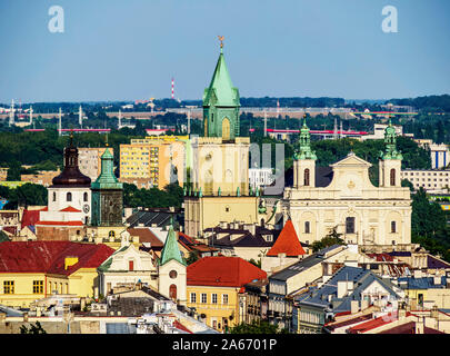 Vista in elevazione verso la Torre Trinitaria e la Cattedrale, Lublino Lublino voivodato, Polonia Foto Stock