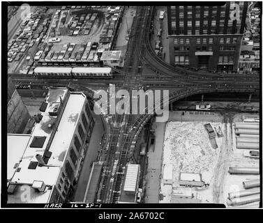 1. Pozzetti e il Lago di Sts. crossing. Randolf St. Station è visibile nella parte centrale inferiore; 1. Pozzetti e il Lago di Sts. crossing. Randolf St. Station è visibile in basso al centro, - Unione ferrovia sopraelevata, Randolph-Wells Street Station, Randall & Wells Street, Chicago, Contea di Cook, IL; Foto Stock