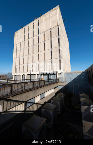 Stazione di polizia, Bonny Street, Blackpool, Lancashire. Costruito negli anni settanta sotto la guida di Lancashire County architetto Roger Booth Foto Stock