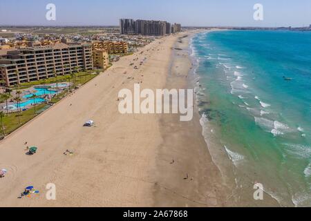 Vista aerea del Puerto Peñasco bay di Sonora, Messico. paesaggio della spiaggia, mare, hotel e settore immobiliare. Golfo di California deserto. Mare di Cortez, Bermejo Mare. © (© Foto: LuisGutierrez / NortePhoto.com) vista aérea de la bahía Puerto Peñasco en Sonora, Messico. paisaje de playa, mar, industria alberghiera e inmobiliaria. Desierto de Golfo de California. Mar de Cortés, Mar Bermejo.© (© Foto: LuisGutierrez / NortePhoto.com) Foto Stock