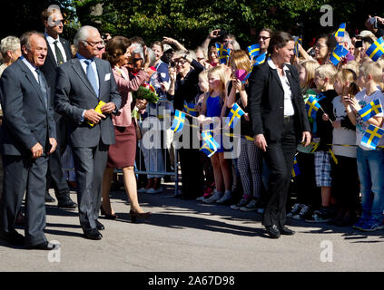 Regina Silvia e Re Carl XVI Gustaf visitato Östergötland al di sotto del re Eriksgata dopo 40 anni sul trono. Foto Jeppe Gustafsson Foto Stock